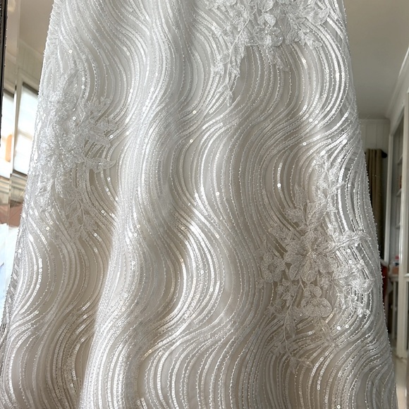 Rivini Joni Sample Gown Size 6 in Ivory - Picture 4 of 8